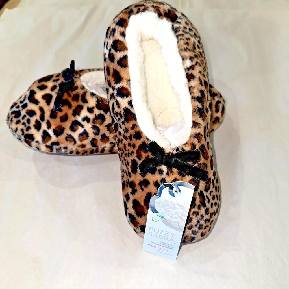 Fuzzy Babba Leopard Print Slipper Socks‎ M/L Women's Cozy Plush Non‑Slip NEW